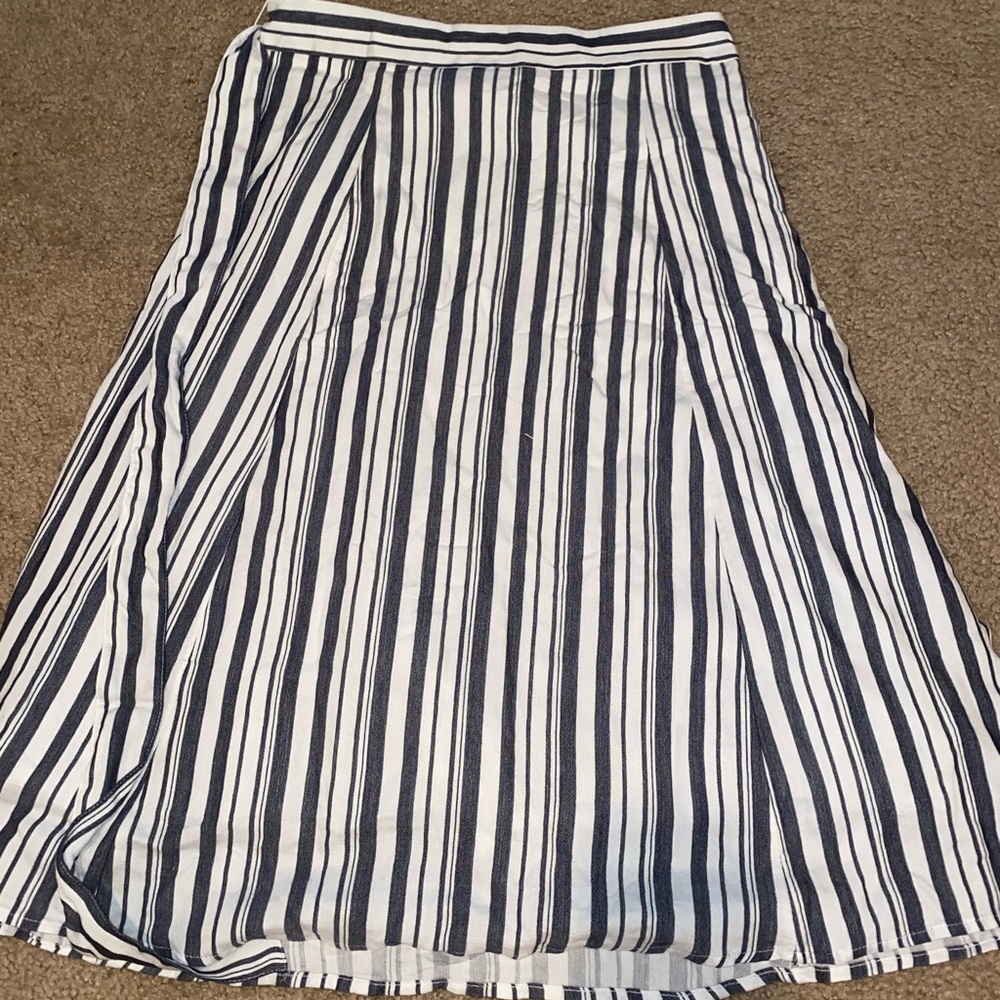 White and navy striped midi skirt - Picture 4 of 5